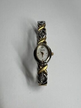 Bulova Womens Two Tone Quartz Watch Hugs Kisses XOXO Heavy Scratched Glass PARTS